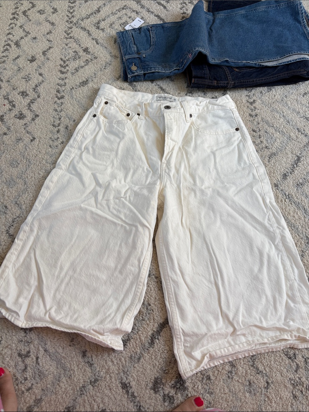 Abercrombie & Fitch Cream Mid-Rise Culotte Shorts